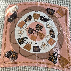 Pretty chain pink scarf